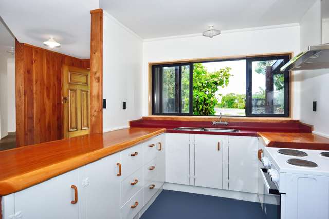 6 Quentin Place Mahia_2