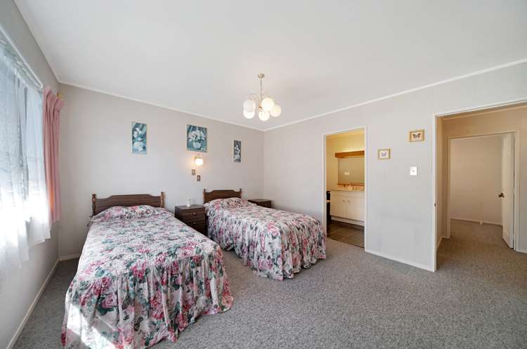 2/40 Taupiko Place Green Bay_11