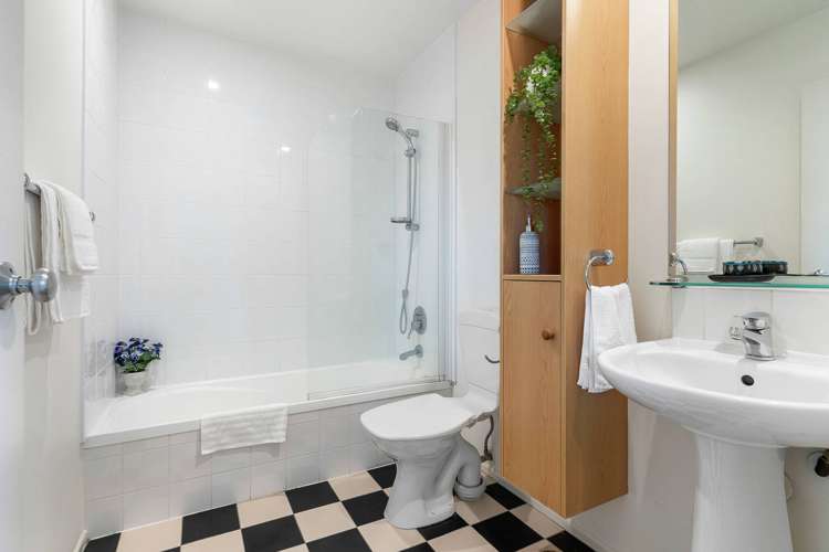 118/2 Armoy Drive East Tamaki_12