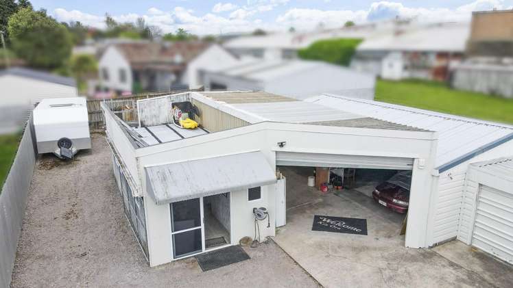 11 Russell Road Fairy Springs_17