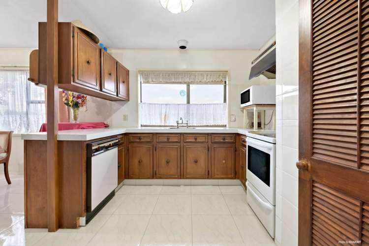 15 Diorella Drive Clover Park_13