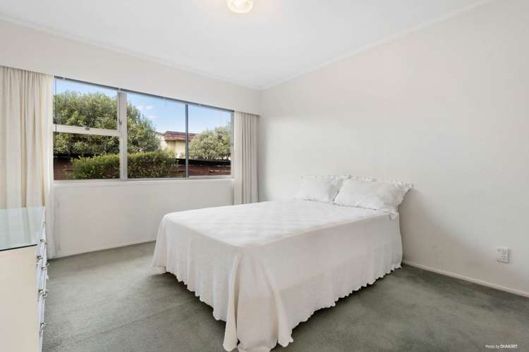 2/107 Olsen Avenue Hillsborough_7