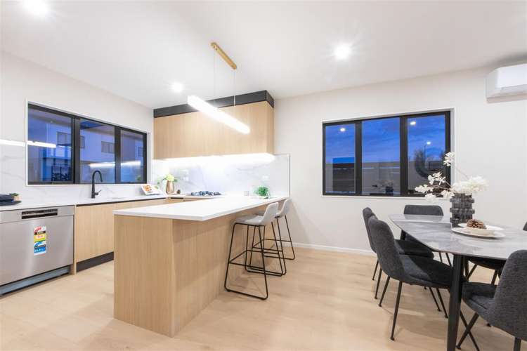 4 Greenbrier Street Westgate_6