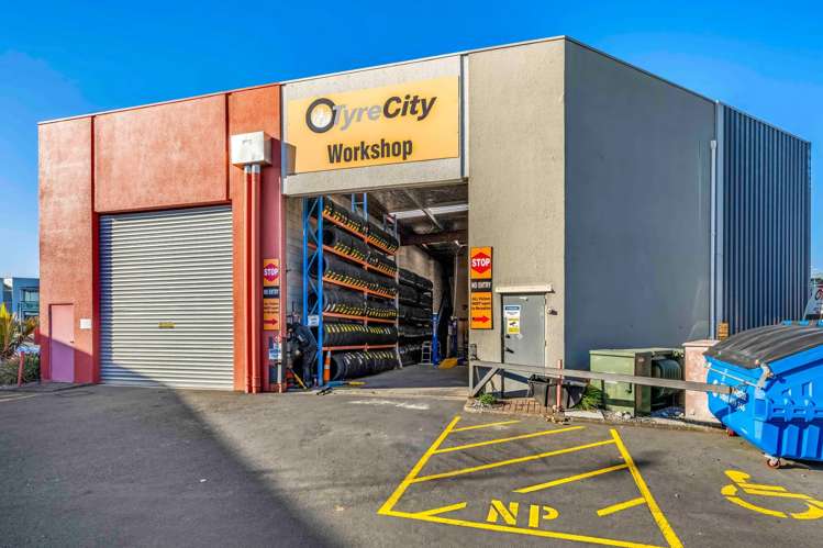 B/3 William Pickering Drive Albany_4