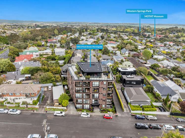 305/2 Finch Street Morningside_24