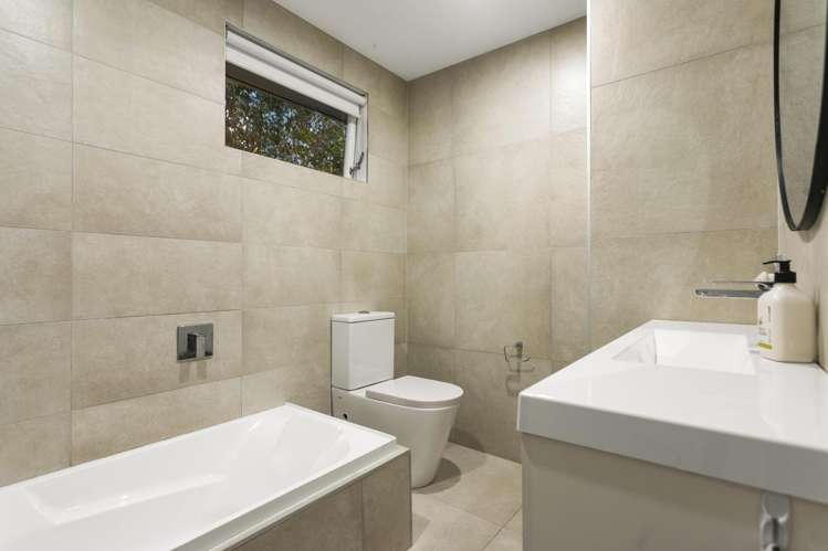 2/5 Larchwood Avenue Westmere_14