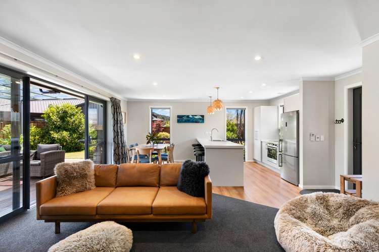 13 Kingfisher Crescent Albert Town_3