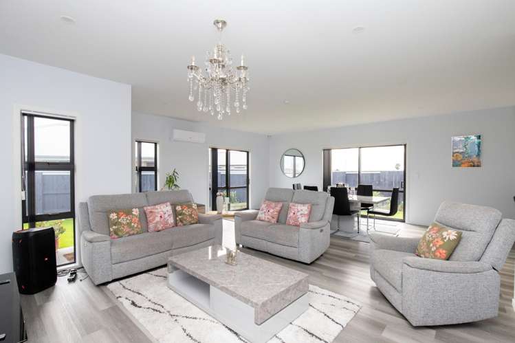 22 McWatters Drive_4