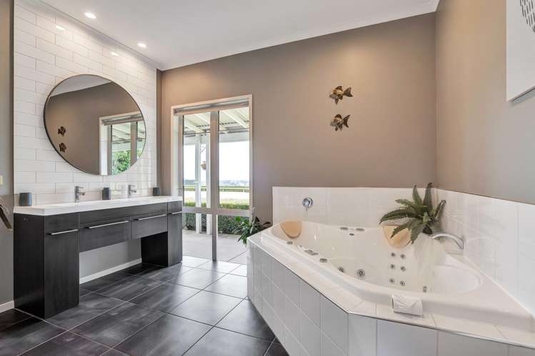 82 Clearview Road Lepperton_18