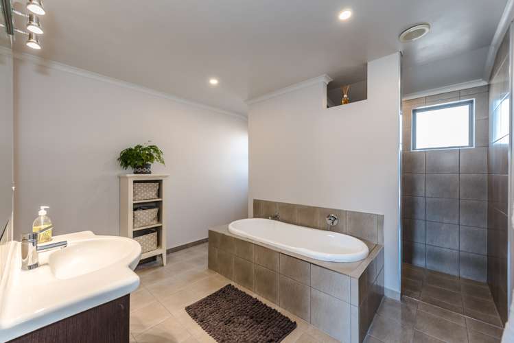 31 Heathfield Avenue Huntington_15