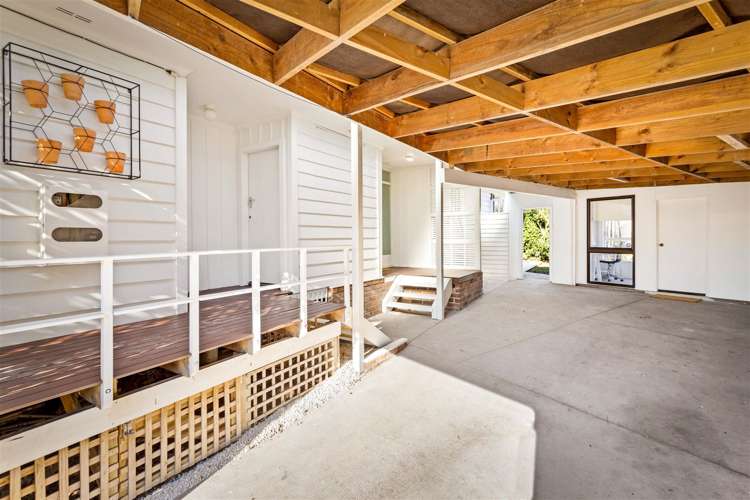 33 Spinnaker Drive Te Atatu Peninsula_18