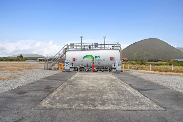 22 Airport Lane Haast_13