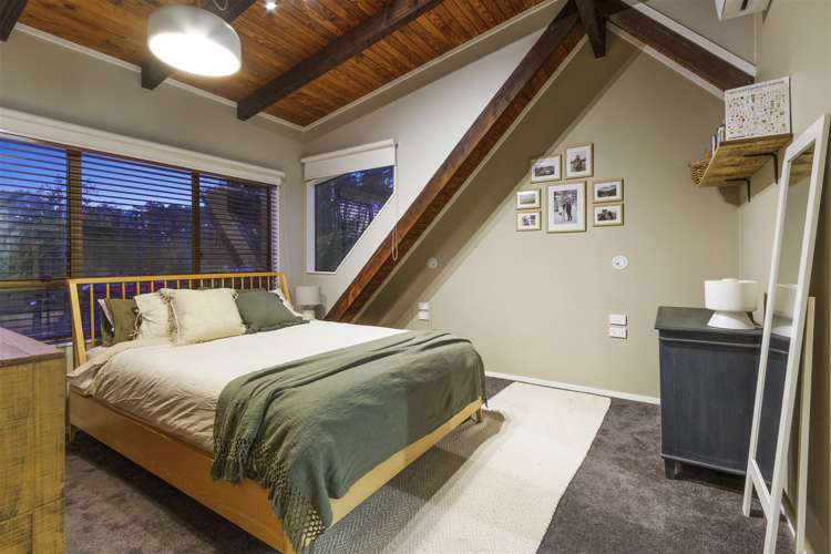 19 Bernard Magnus Lane Greenhithe_13