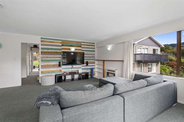 32 Collins Avenue Tawa_1