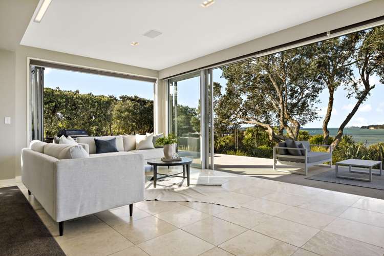 17 Calder Place Wai O Taiki Bay_10