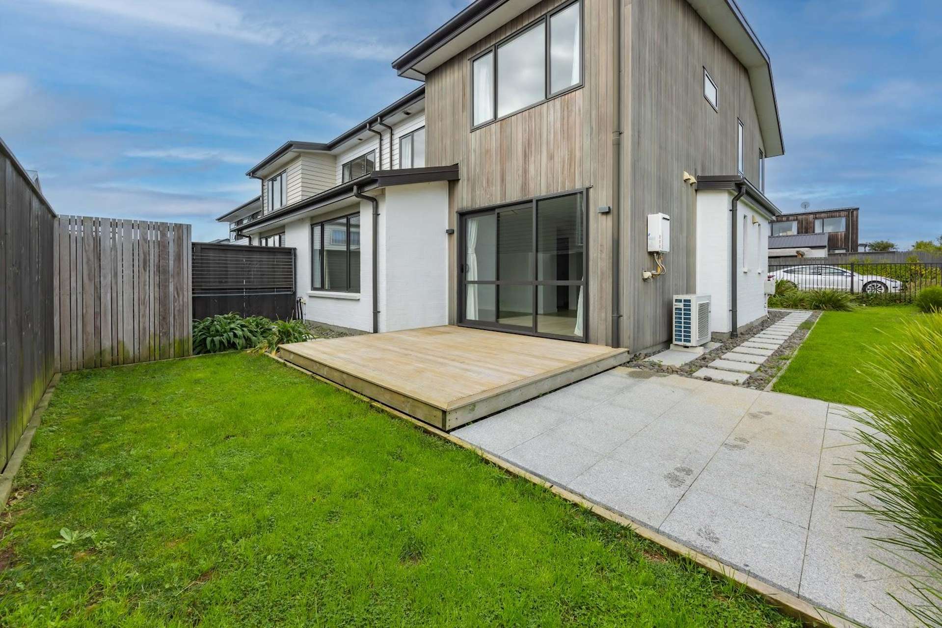 6 Henry Lloyd Place Silverdale_0