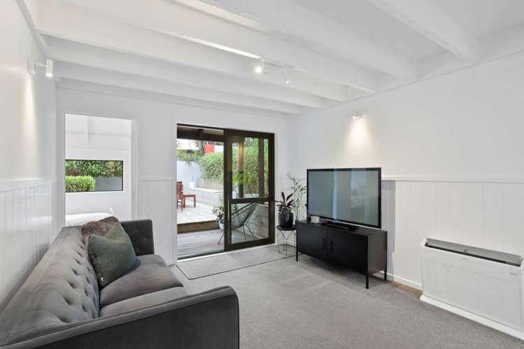 47 Nui Mana Place Te Atatu South_11
