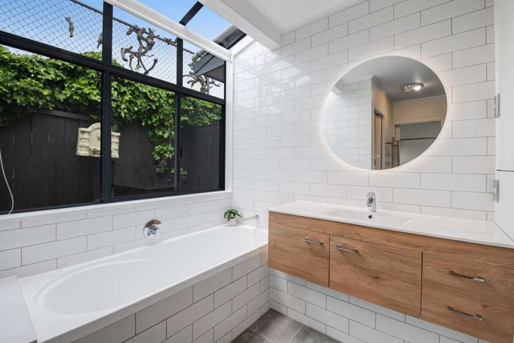 2/20 Tawavale Crescent Totara Vale_2