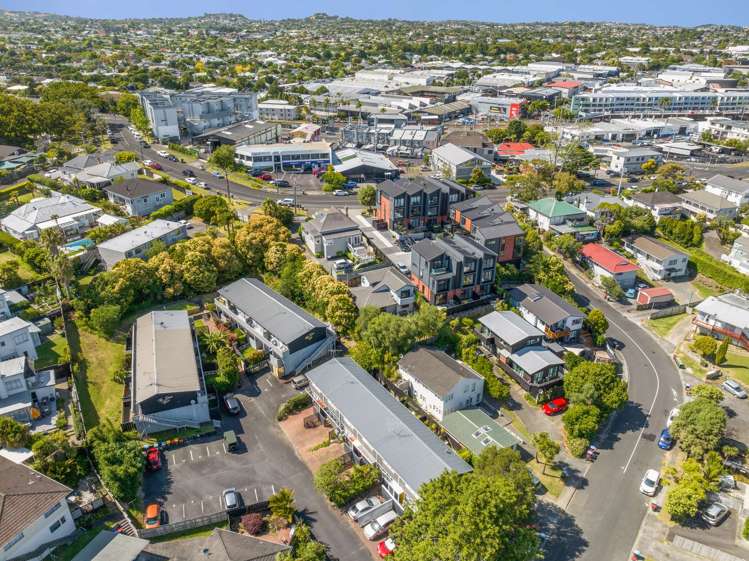 6/7 Don Croot Street Morningside_15