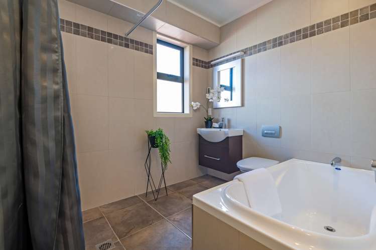 2 Conway Place Terrace End_14