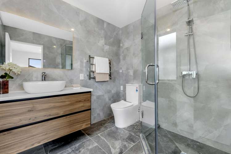 6 Bendridge Street Flat Bush_31