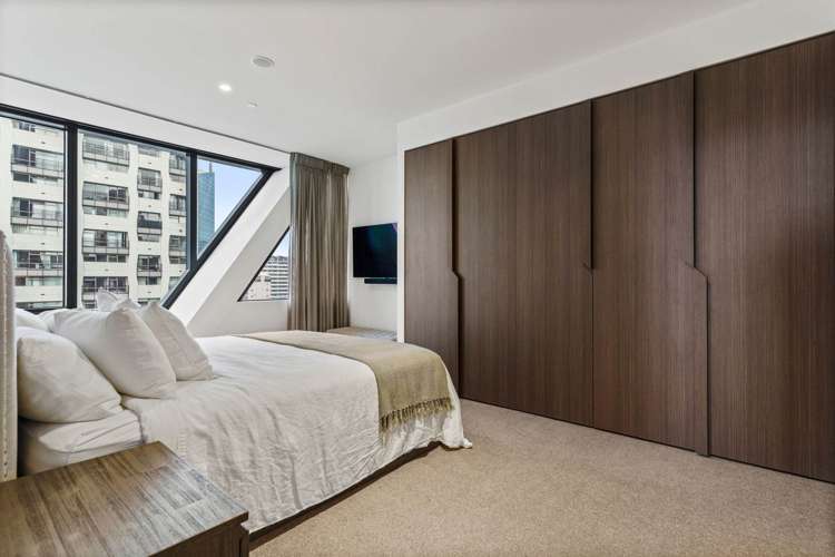 2103/10 Commerce Street City Centre_6