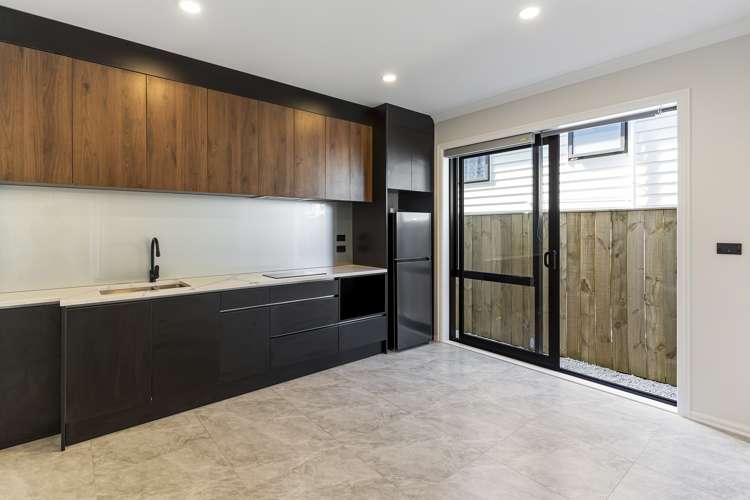 11 Bremner Ridge Street Flat Bush_16