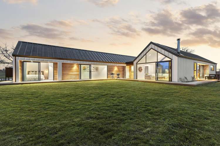 3072 Cambridge Road Cambridge_2