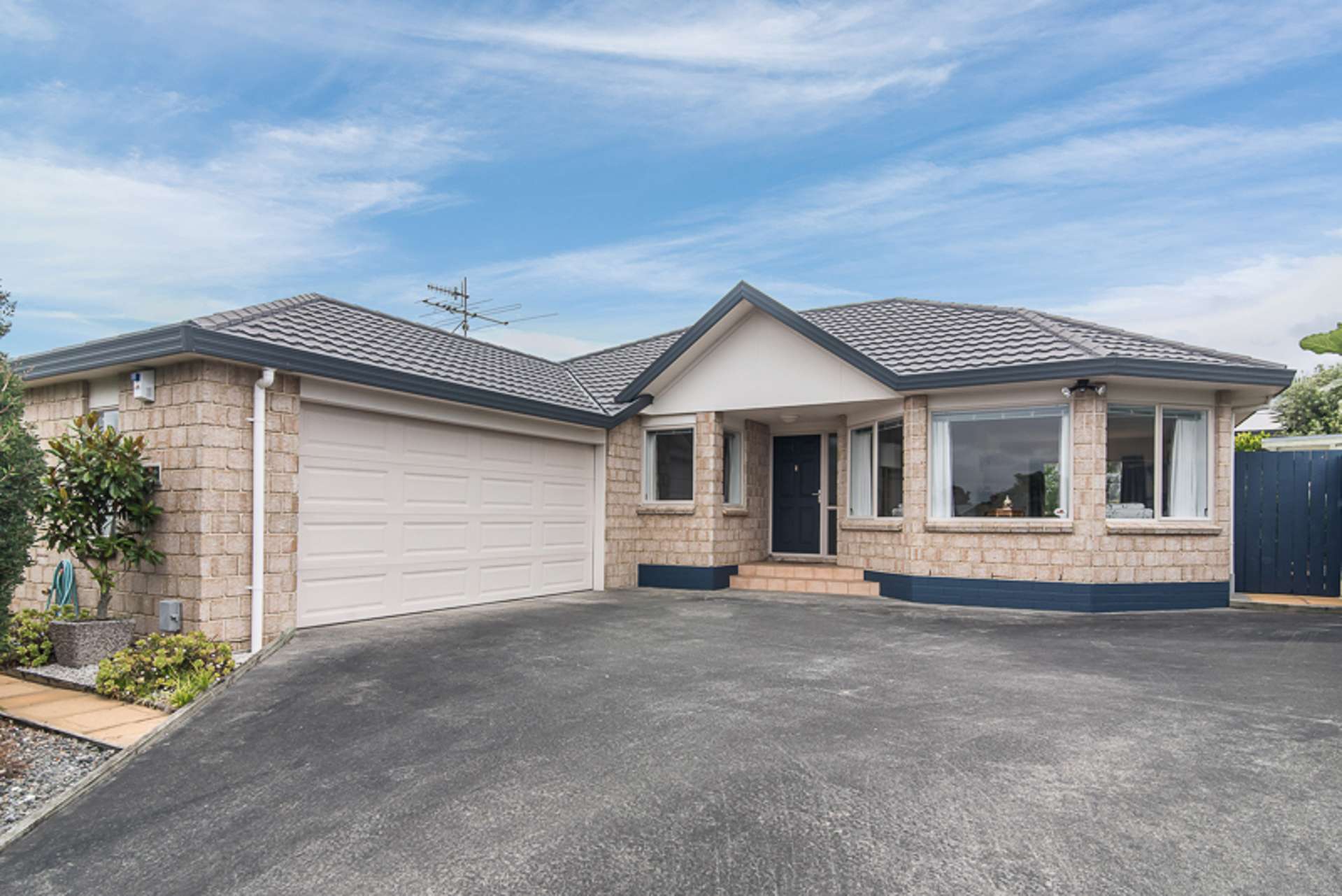 10 Barrett Drive Waikanae Beach_0