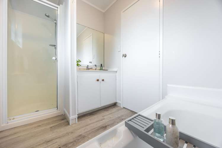 37 Onedin Place Titirangi_13