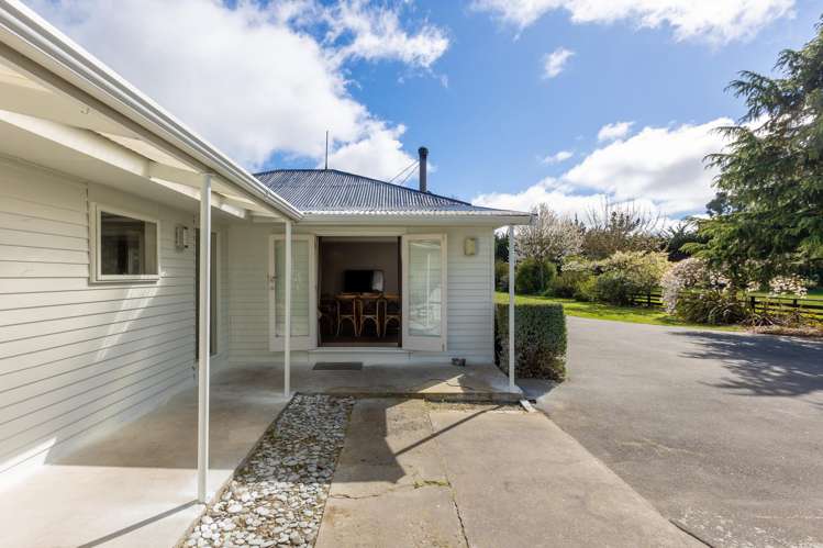 515 Bealey Road Charing Cross_12