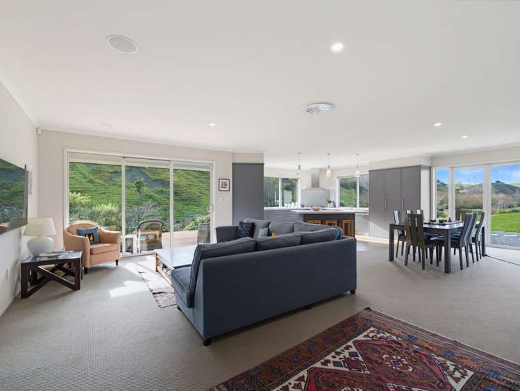 1127 Pourerere Road Omakere_10