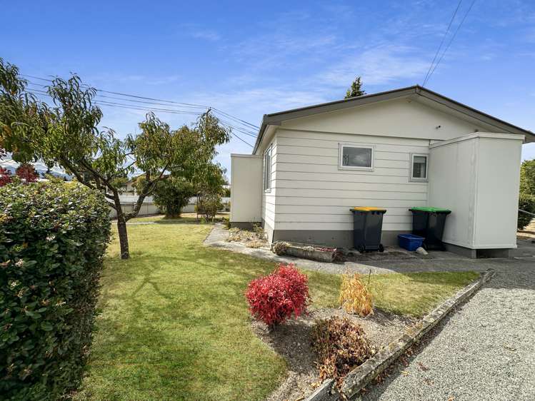 9 Maryburn Road Twizel_24