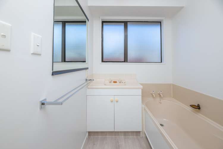 2/83 Middlepark Road Sockburn_9