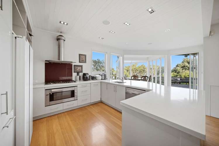 1 Churchill Road Murrays Bay_18