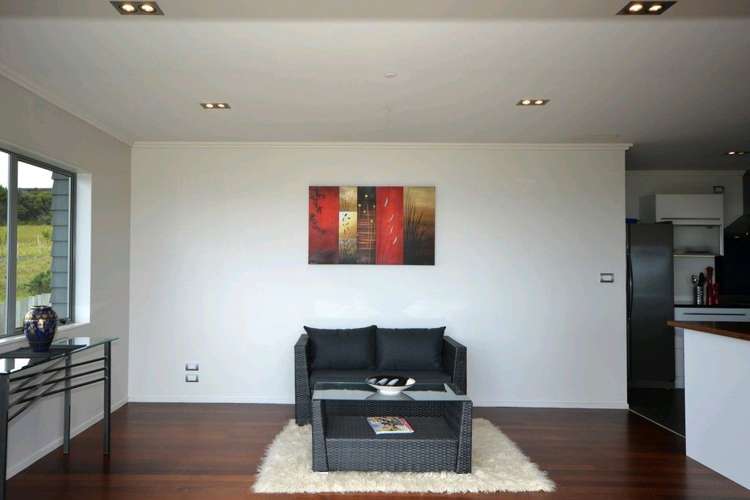 50 Dudley Crescent Cable Bay_4