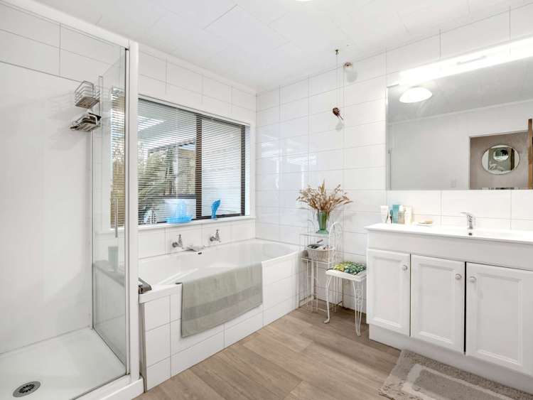 11 Oxford Road Lake Rotoma_18