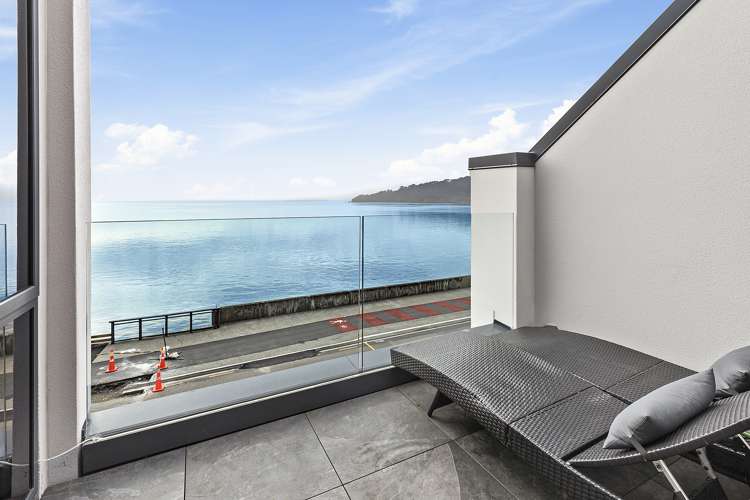 2/148 Evans Bay Parade Roseneath_18