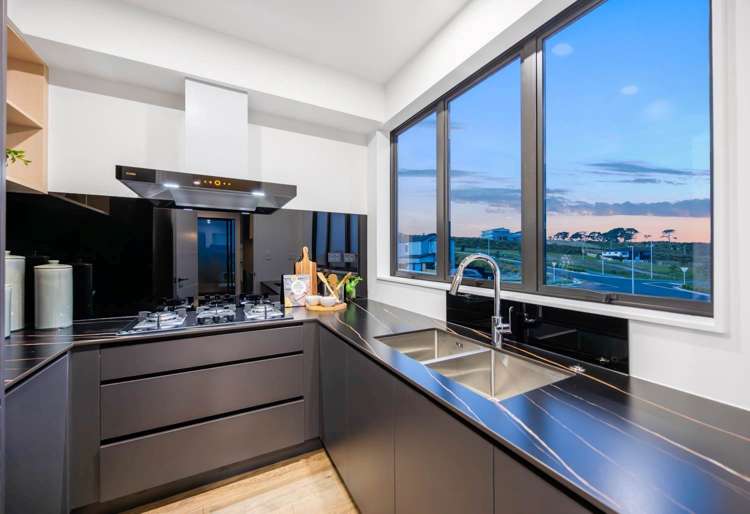 7 Pakirikiri Street Long Bay_10