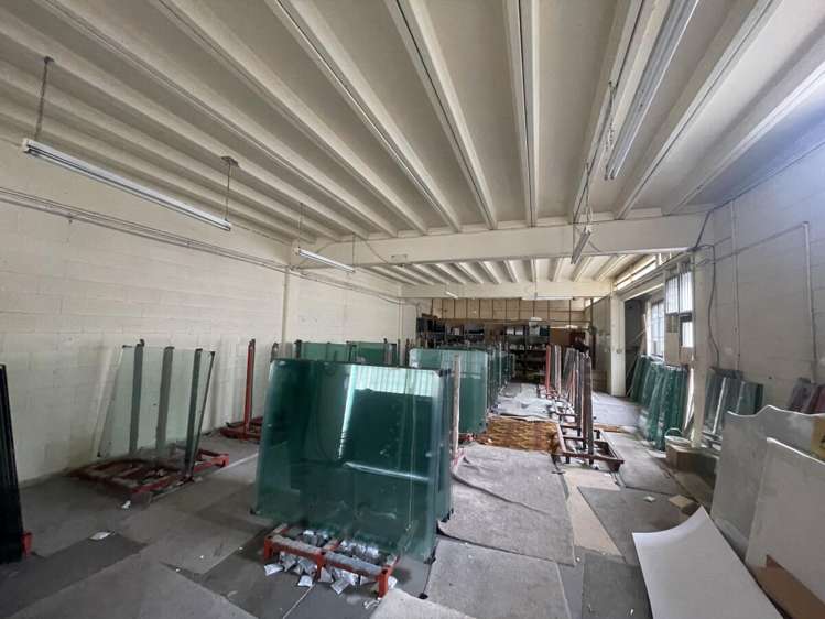 3122 Great North Road New Lynn_6