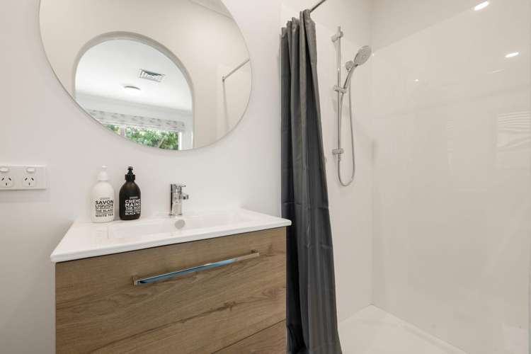 61 Chedworth Avenue Chartwell_20