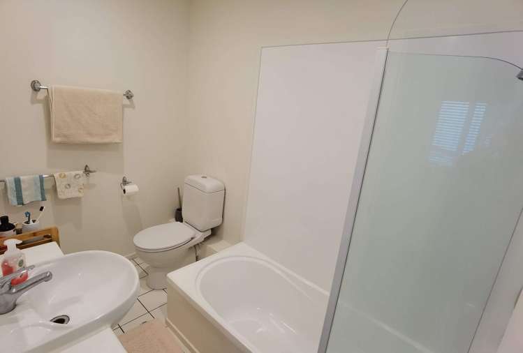 3/30 John Jennings Drive Oteha_18