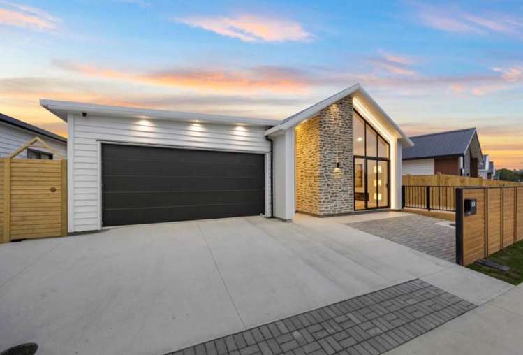 12 & 14 Tuwai Crescent_3