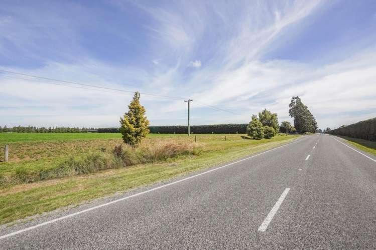 1657 and 1657a West Coast Road West Melton_17