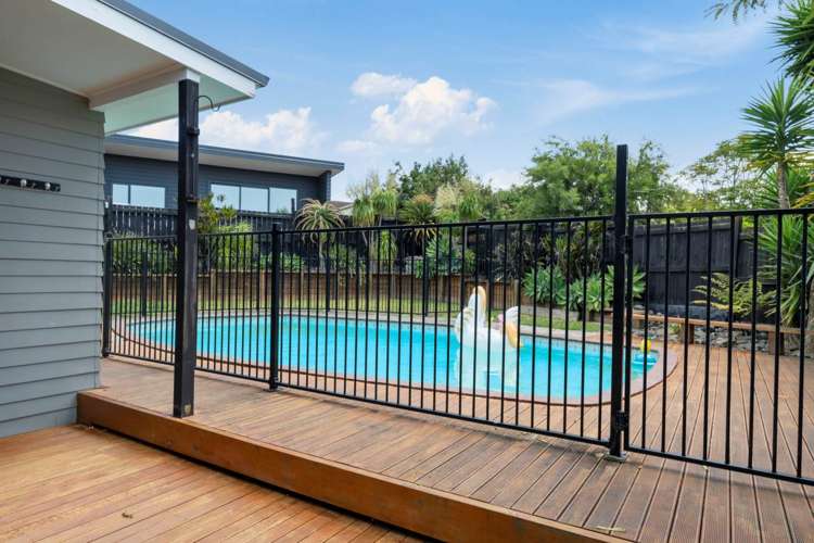 6 Packham Place Beach Haven_9