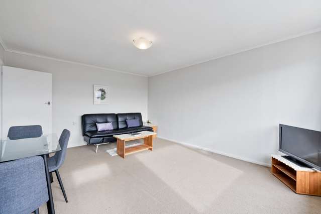 4/9 Curletts Road Sockburn_2