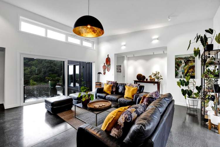 21 Washer Road Omata_13