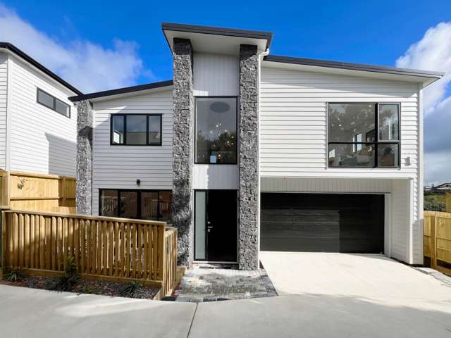 Brand New In Rangi Zone – Walk to Beach