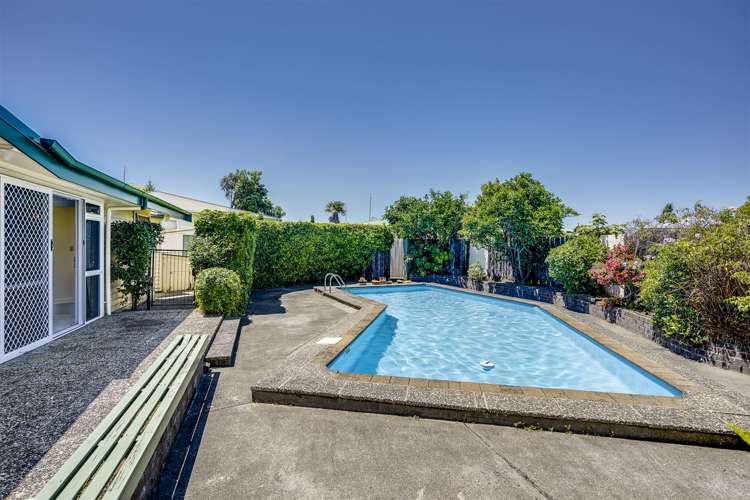 66 Menin Road Onekawa_13