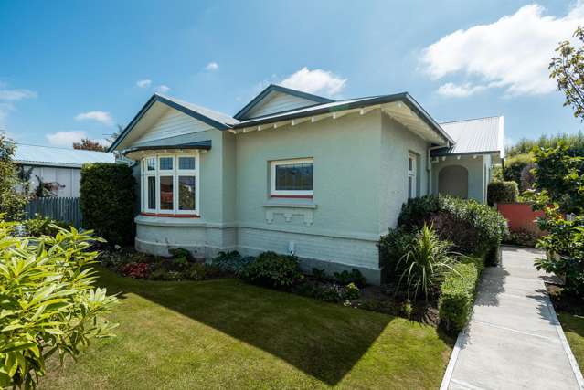 Charm in the Heart of Gladstone!